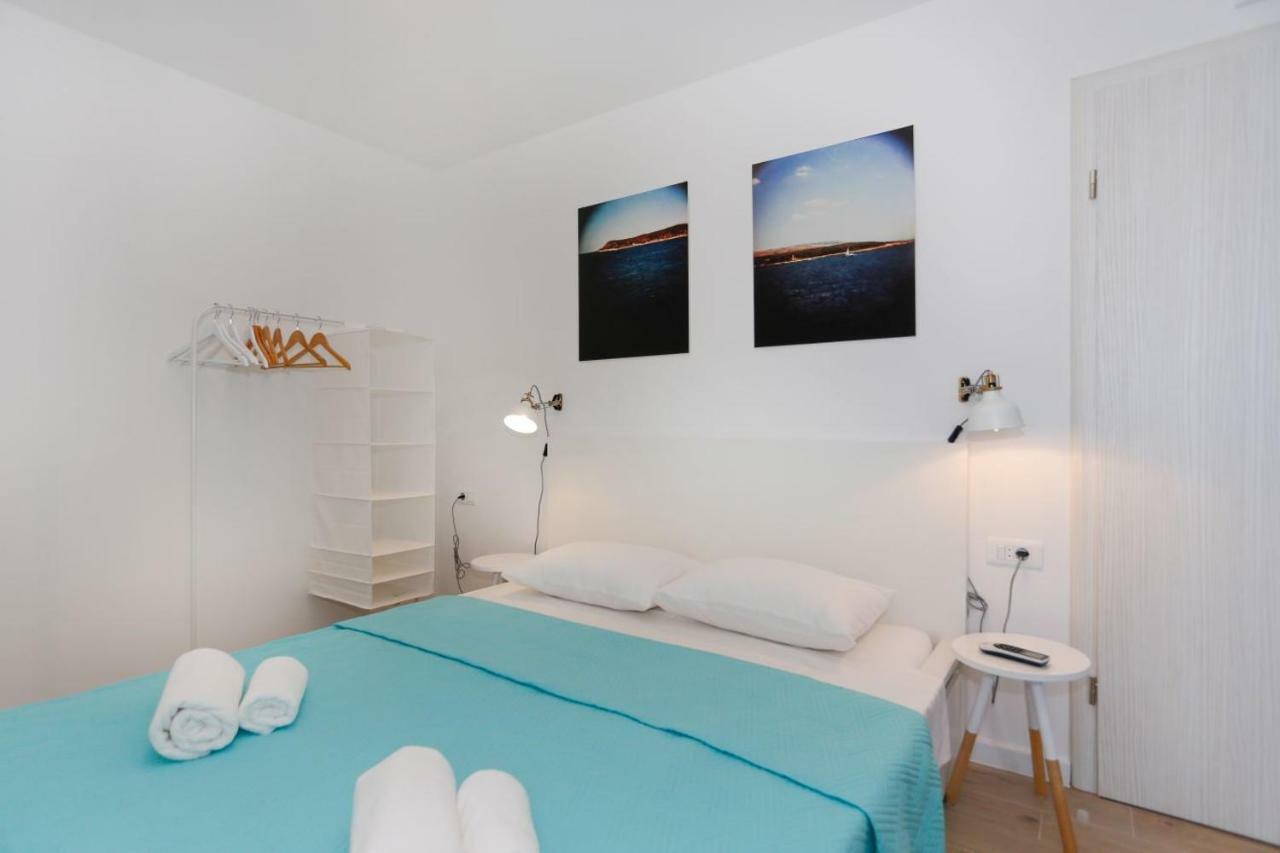 Apartments And Rooms Stone House Spalato Esterno foto