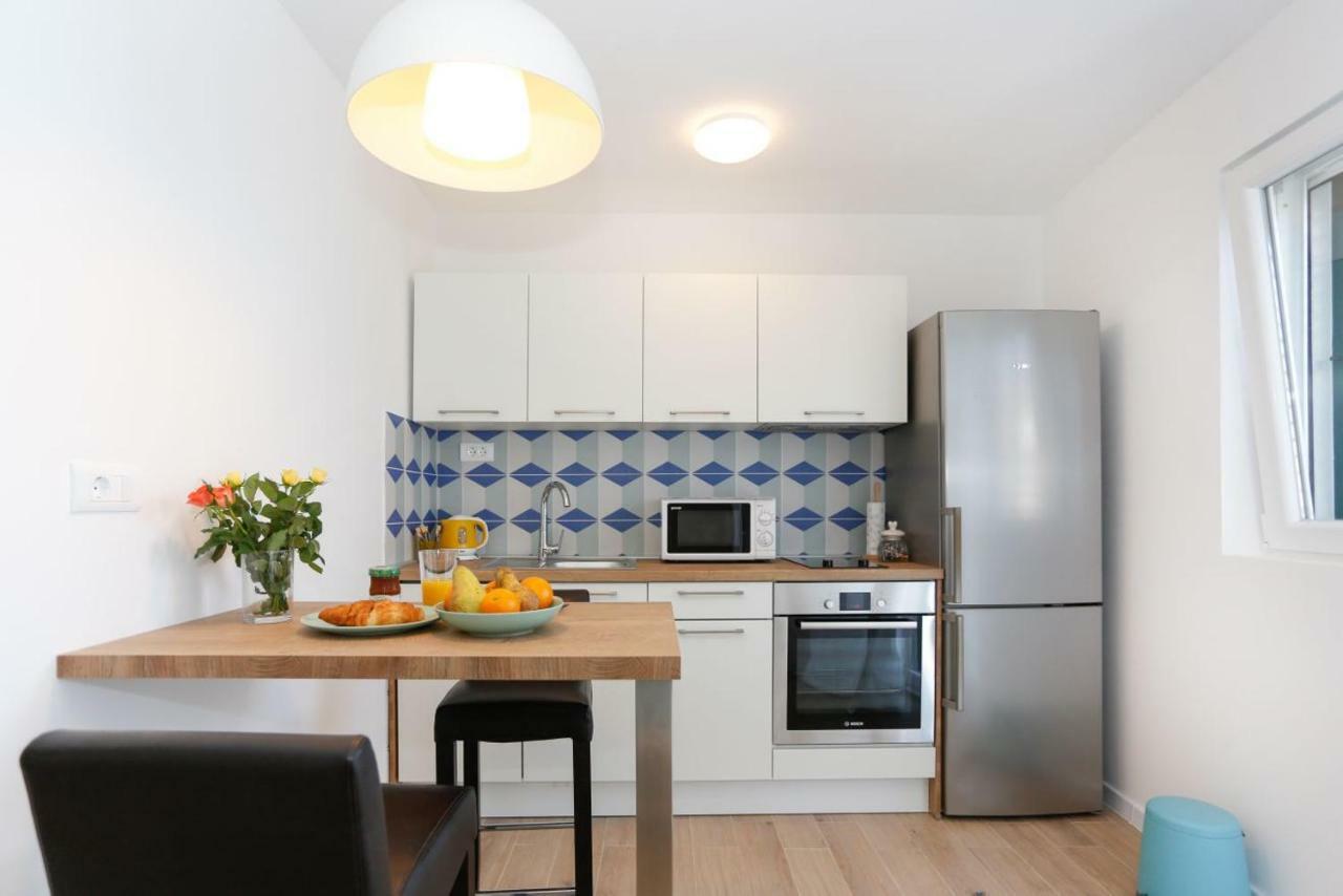 Apartments And Rooms Stone House Spalato Esterno foto