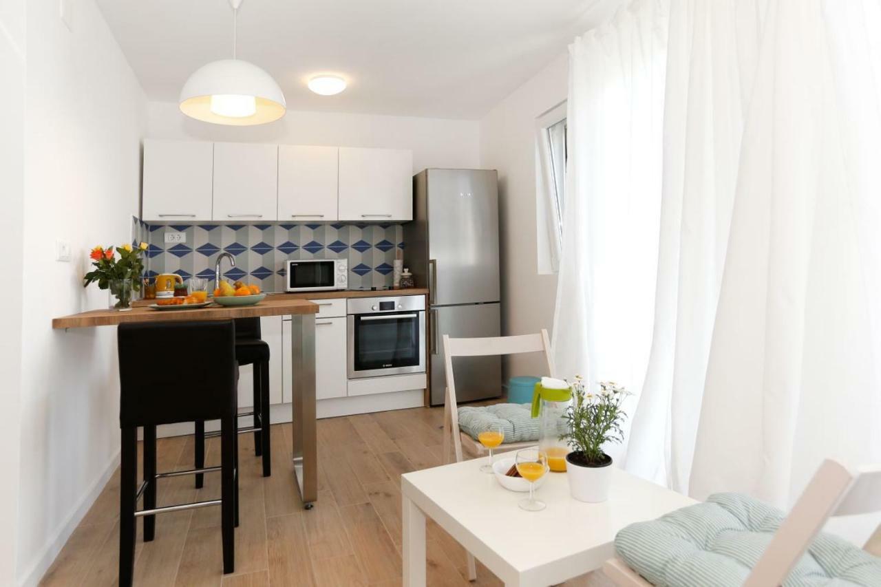 Apartments And Rooms Stone House Spalato Esterno foto