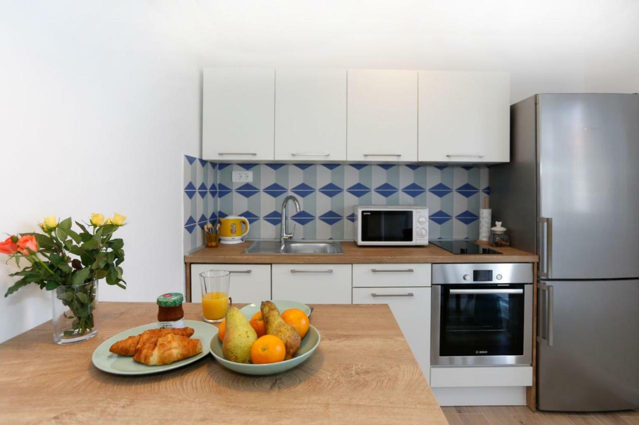 Apartments And Rooms Stone House Spalato Esterno foto