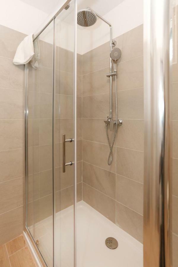 Apartments And Rooms Stone House Spalato Esterno foto