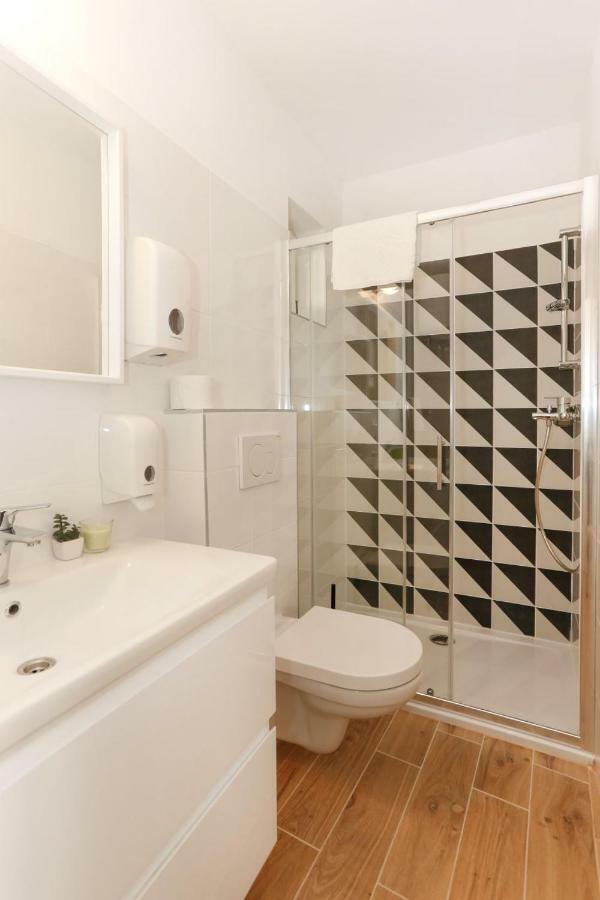 Apartments And Rooms Stone House Spalato Esterno foto